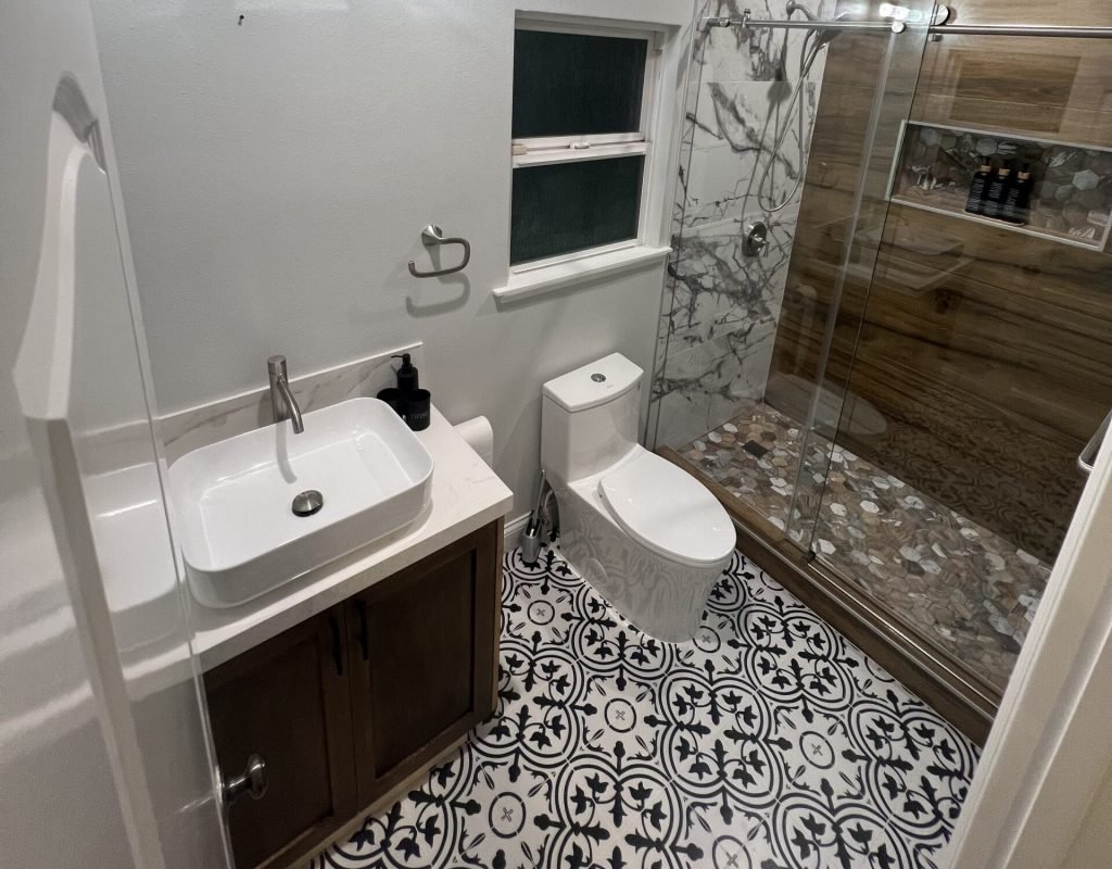 Custom bathroom vanity by Reza Custom Cabinet & Vanity